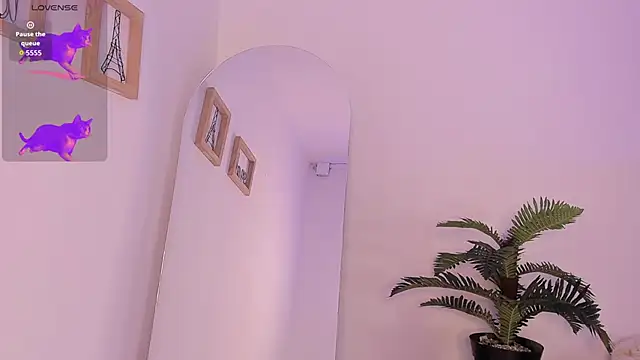 im tiffany  online show from 02/06/26, 04:28