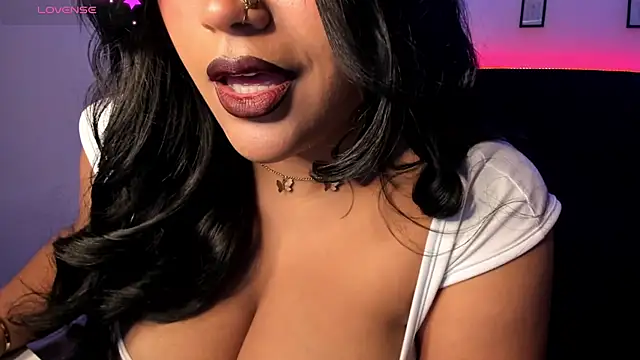 Snapshot of Kamala_Khan_Tx chatting on 07/29/26, 06:28 Kamala Khan Tx online show from 07/29/26, 06:28