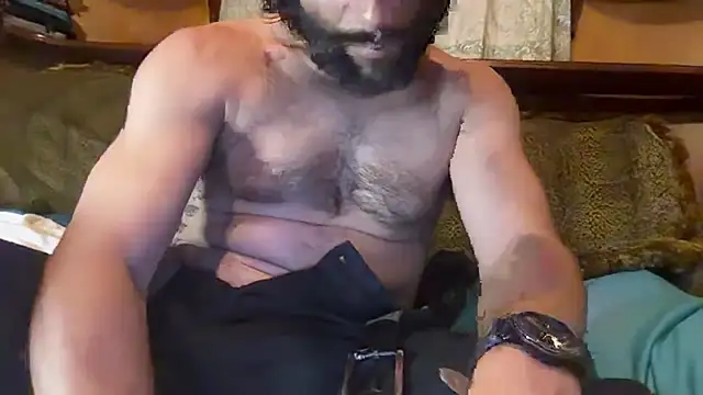 Snapshot of TrndSettr chatting on 07/14/26, 01:41 TrndSettr online show from 07/14/26, 01:41