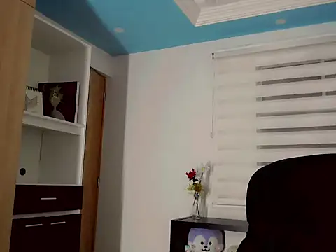 duvisex19 online show from 04/27/26, 11:36