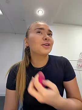 MonicaWestt online show from 04/19/26, 06:35