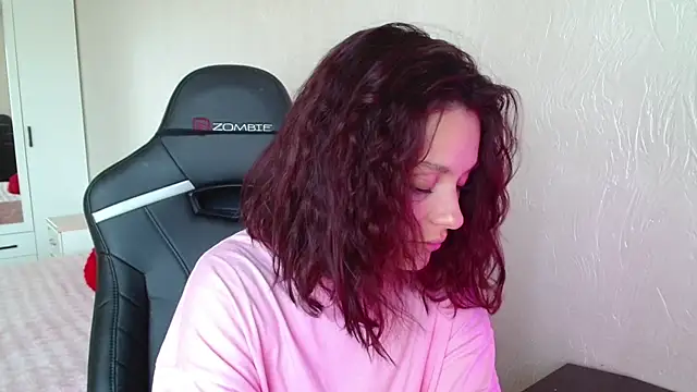 Eva Avea online show from 06/18/26, 11:25