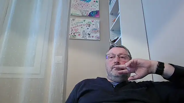 doudou310 online show from 02/17/26, 05:15