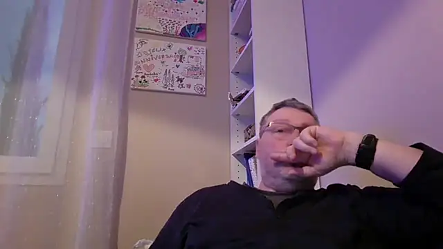 doudou310 online show from 02/20/26, 06:26