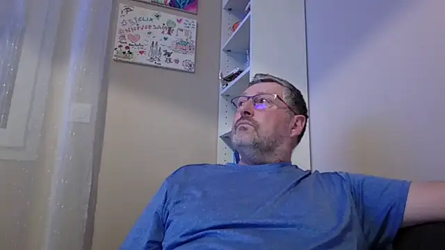 doudou310 online show from 02/28/26, 04:57