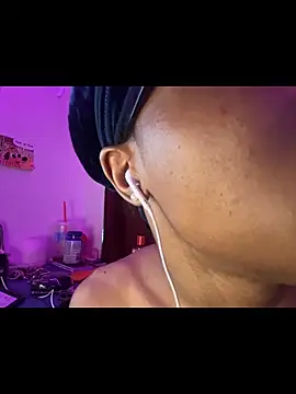 Snapshot of vexahleah chatting on 06/03/26, 02:33 vexahleah online show from 06/03/26, 02:33