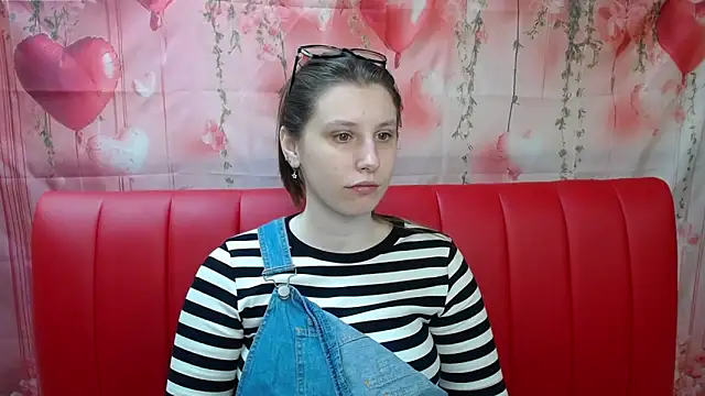 Snapshot of LilianaShine chatting on 04/30/26, 05:14 LilianaShine online show from 04/30/26, 05:14