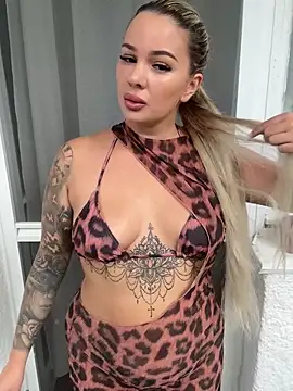 sexybatwomen33 online show from 06/04/26, 07:36