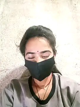 Sunali Bendre online show from 02/27/26, 02:50