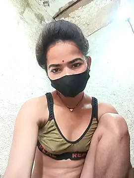 Sunali Bendre online show from 02/28/26, 02:56