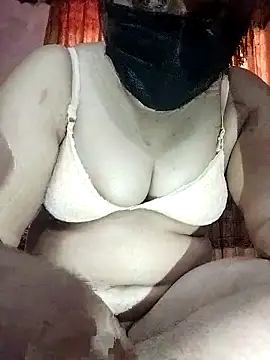 x -hot online show from 03/02/26, 05:08