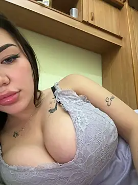 Snapshot of lunaaarheaa chatting on 03/16/26, 06:28 lunaaarheaa online show from 03/16/26, 06:28