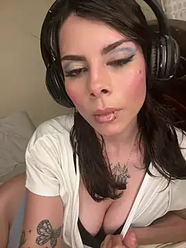 Snapshot of Isalove99 chatting on 02/13/26, 04:30 Isalove99 online show from 02/13/26, 04:30