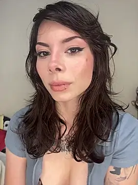 Snapshot of Isalove99 chatting on 02/25/26, 01:32 Isalove99 online show from 02/25/26, 01:32