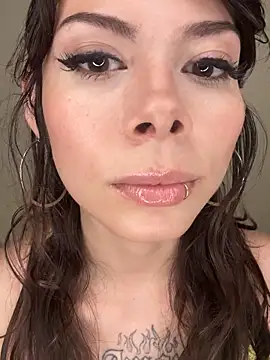 Isalove99 online show from 03/10/26, 04:01