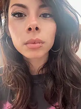 Isalove99 online show from 03/18/26, 06:33