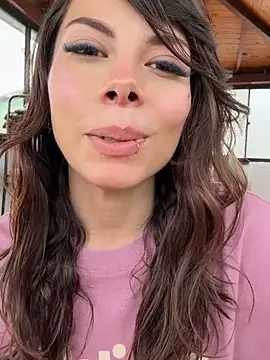 Isalove99 online show from 06/18/26, 07:51