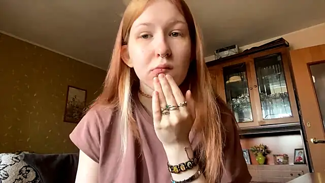 LaureenVielma online show from 03/18/26, 08:06