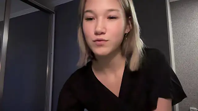 lilXdomiii online show from 03/19/26, 02:32