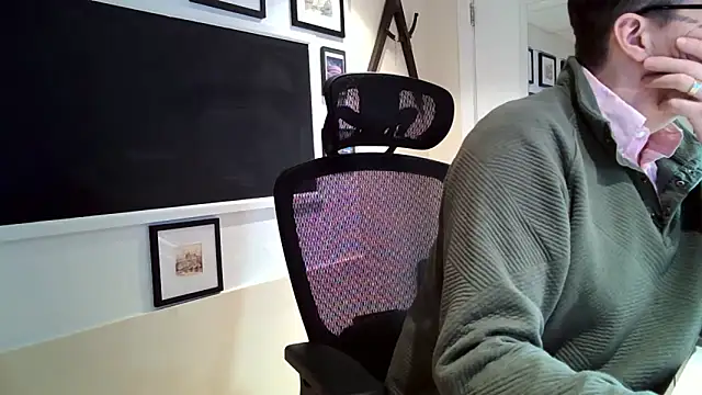 Snapshot of Scotsmanx chatting on 02/11/26, 07:52 Scotsmanx online show from 02/11/26, 07:52