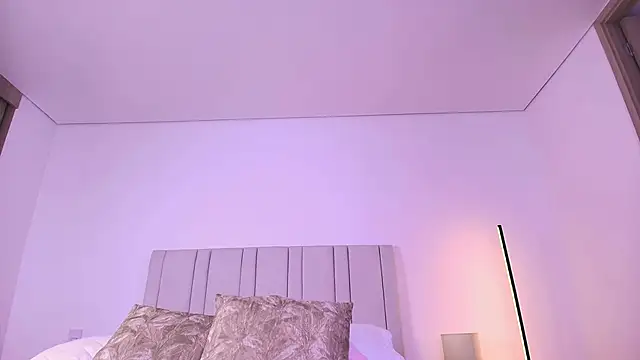 Anna-Lynn online show from 04/21/26, 02:51