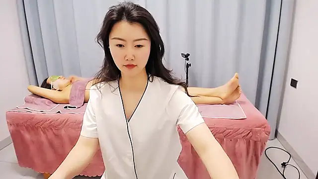 anne2026 online show from 05/07/26, 01:44