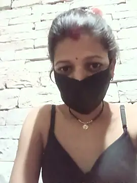 Divya-11431 online show from 06/17/26, 08:54