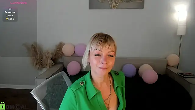 Snapshot of Ann_Annise chatting on 07/04/26, 12:39 Ann Annise online show from 07/04/26, 12:39