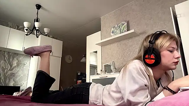 LadyFoxLove online show from 03/05/26, 11:39