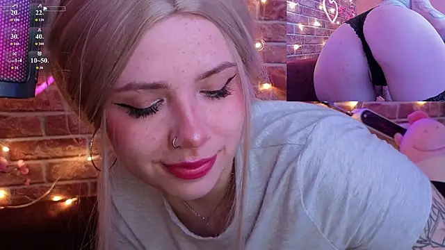 Snapshot of AnnaQuiin chatting on 03/22/26, 02:37 AnnaQuiin online show from 03/22/26, 02:37