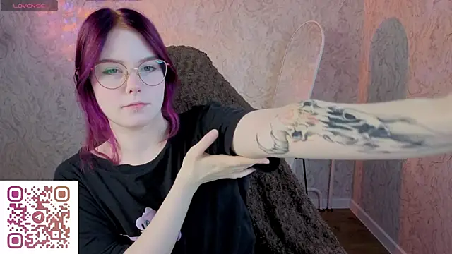 Julia Anis online show from 04/22/26, 01:08