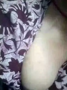 Julilodhi8695 online show from 04/16/26, 07:14