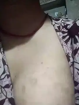 Julilodhi8695 online show from 04/18/26, 05:50