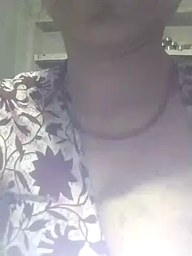 Julilodhi8695 online show from 04/20/26, 08:54