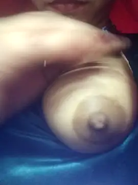 Julilodhi8695 online show from 04/21/26, 03:24