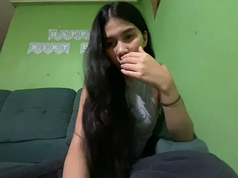 Snapshot of Sweetiebabe25 chatting on 02/13/26, 04:03 Sweetiebabe25 online show from 02/13/26, 04:03