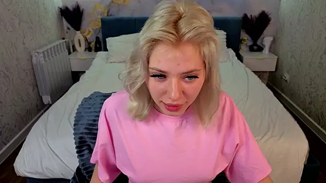 Snapshot of Kate_Krose chatting on 05/09/26, 01:00 Kate Krose online show from 05/09/26, 01:00