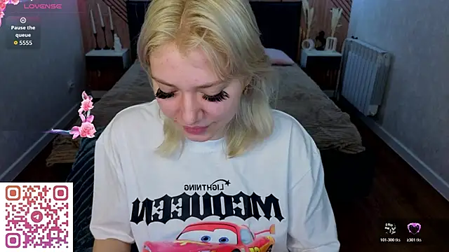 Snapshot of Kate_Krose chatting on 06/09/26, 01:06 Kate Krose online show from 06/09/26, 01:06