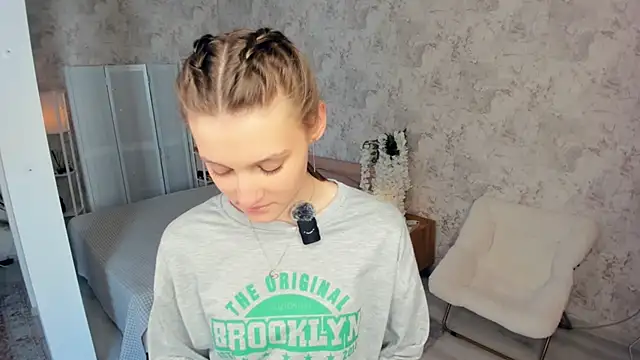 LianneBynon online show from 02/04/26, 08:09