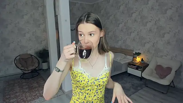 LianneBynon online show from 05/10/26, 08:30