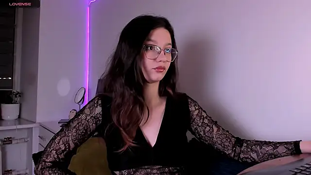 miabellee  online show from 02/04/26, 11:09