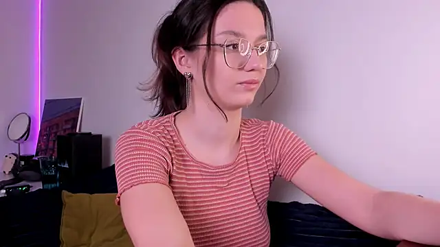 miabellee  online show from 02/26/26, 09:03