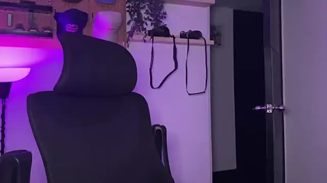 SamDornan51 online show from 04/18/26, 05:55