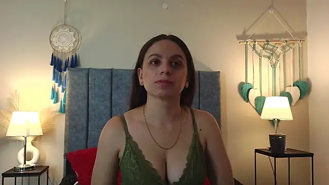 NatalyGuzman26 online show from 03/01/26, 05:26