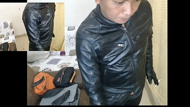 Snapshot of Leatherbdsm81 chatting on 04/20/26, 03:04 Leatherbdsm81 online show from 04/20/26, 03:04
