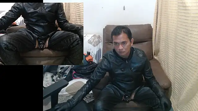 Snapshot of Leatherbdsm81 chatting on 05/07/26, 03:50 Leatherbdsm81 online show from 05/07/26, 03:50