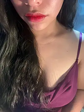 Snapshot of QuynhAnh_2k1 chatting on 02/22/26, 05:51 QuynhAnh 2k1 online show from 02/22/26, 05:51