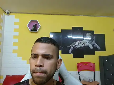 Snapshot of chacorta_ chatting on 05/13/26, 12:52 chacorta online show from 05/13/26, 12:52