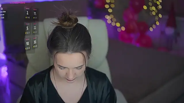 OliviaMoore  online show from 02/17/26, 06:43