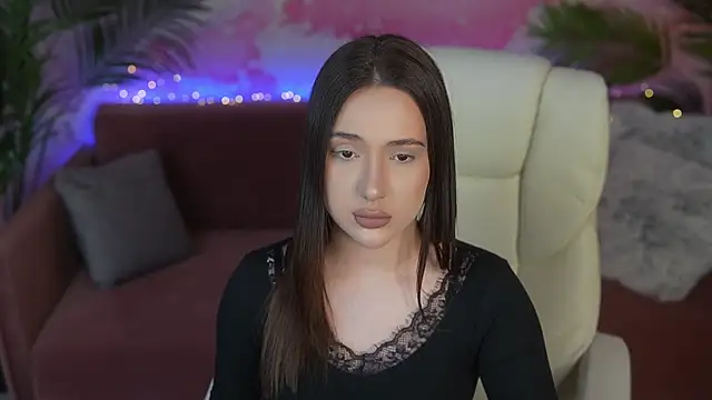 OliviaMoore  online show from 05/04/26, 06:59